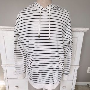 Casual lightweight hooded shirt/sweatshirt